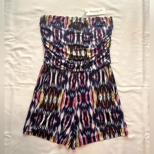 Multi-colored strapless romper with pockets
